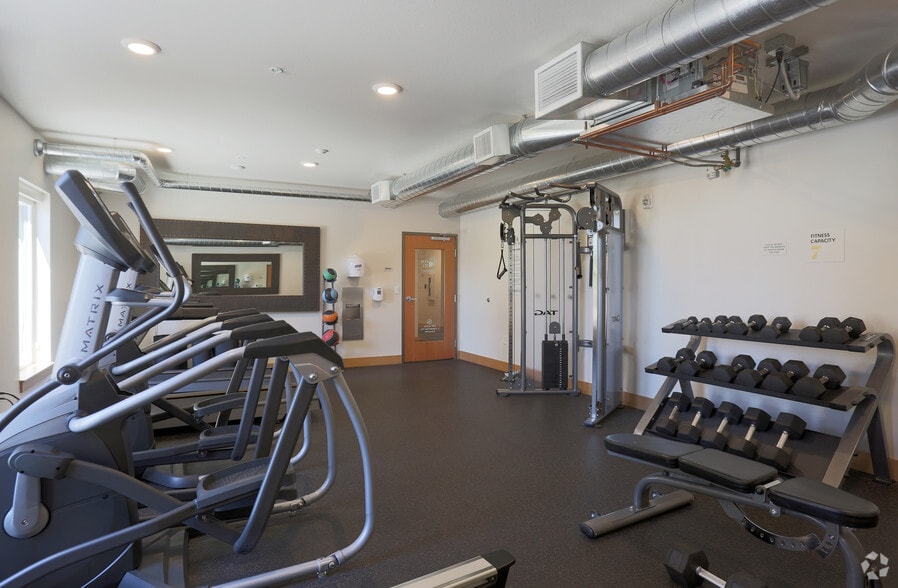 More Photos Of 975 SE 11th Ave, Portland Apartments For Lease