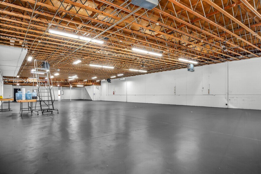 More Photos Of 23950 Madison St, Torrance Warehouse For Lease