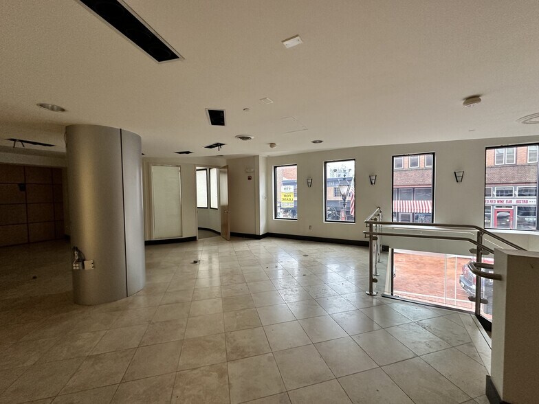 More Photos Of 186 Main St, Annapolis Storefront For Lease