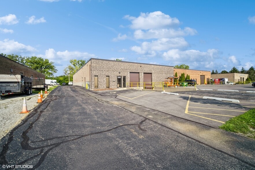 Primary Photo Of 2068-2068 S Foster Ave, Wheeling Manufacturing For Lease