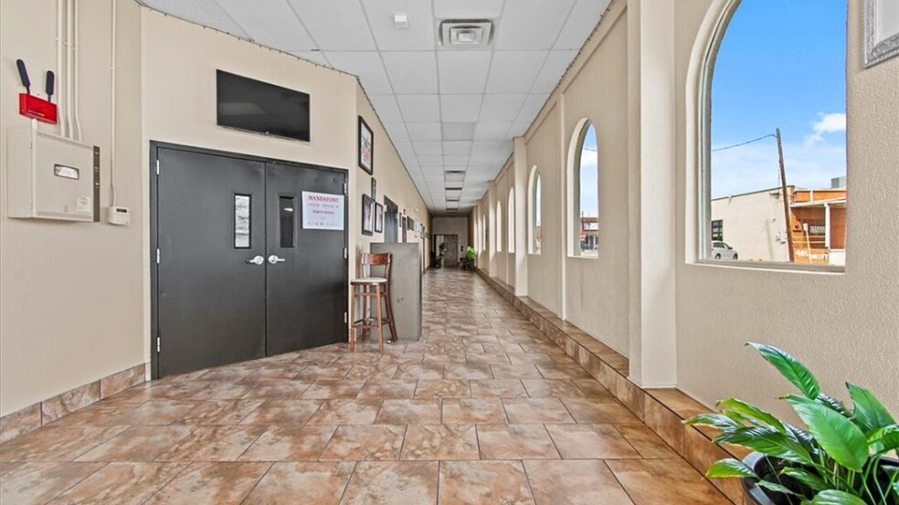 More Photos Of 420 E Ave C, Killeen Freestanding For Lease