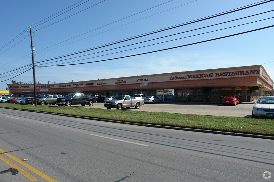 More Photos Of 3806 Avenue I, Rosenberg Unknown For Lease