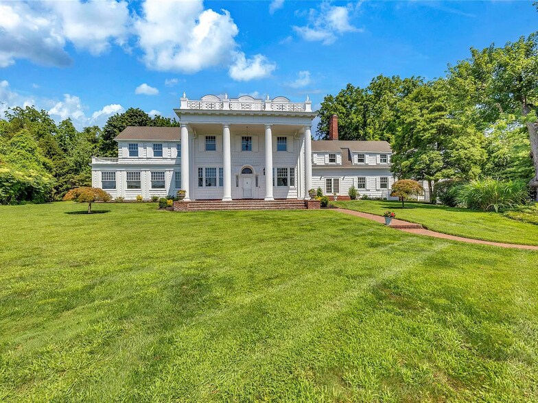 More Photos Of 158 E Shore Rd, Halesite Specialty For Sale