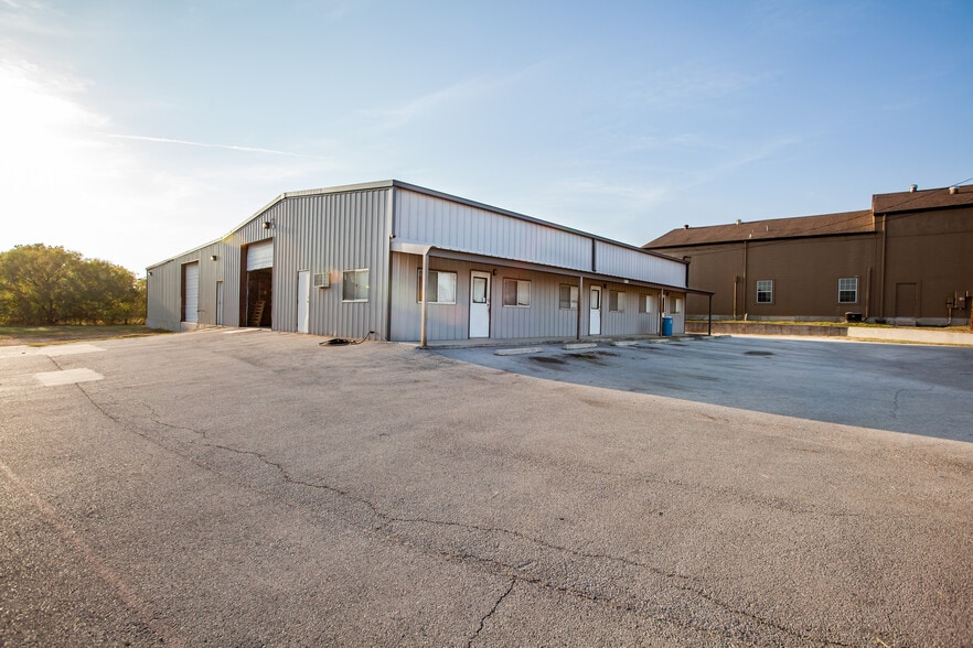 More Photos Of 5711 Monaco Cir, San Antonio Office For Lease