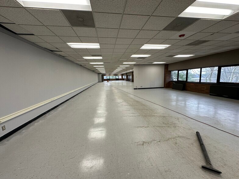 More Photos Of 101 Channel Dr, Port Washington Office For Lease