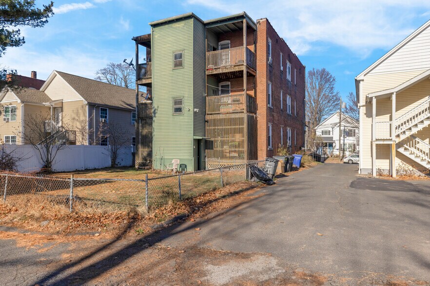 More Photos Of 45 School St, Hartford Apartments For Sale