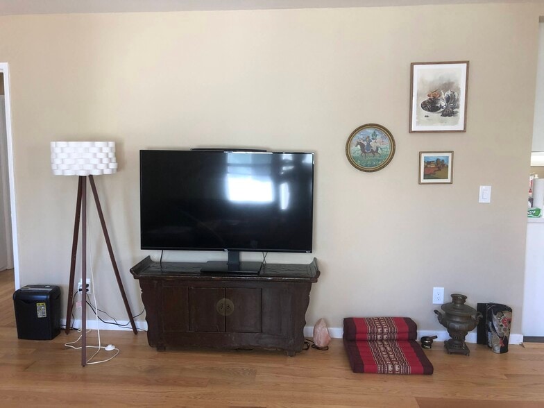 More Photos Of 986 Kains Ave, Albany Apartments For Sale