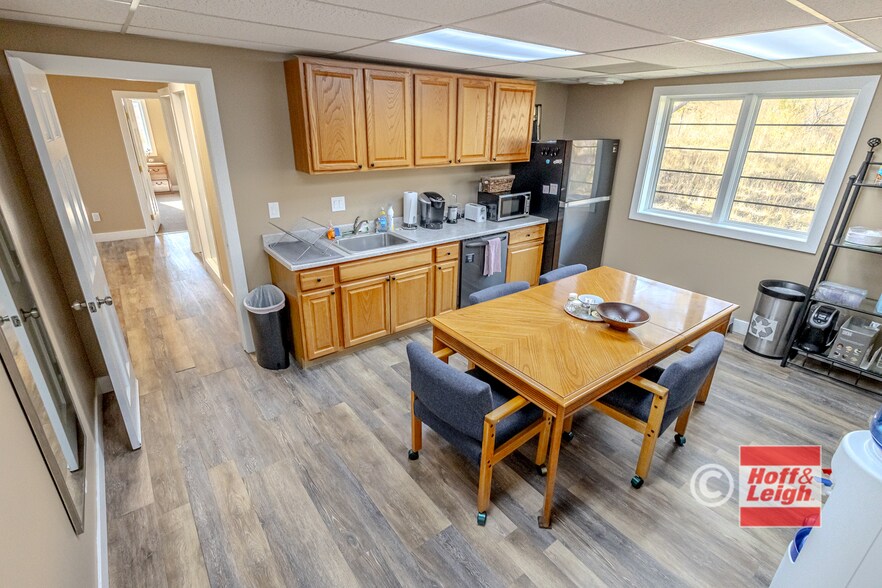 More Photos Of 2928 Straus Ln, Colorado Springs Office For Sale