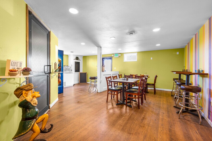 More Photos Of N4111 S Lakeshore Dr, Markesan Restaurant For Sale