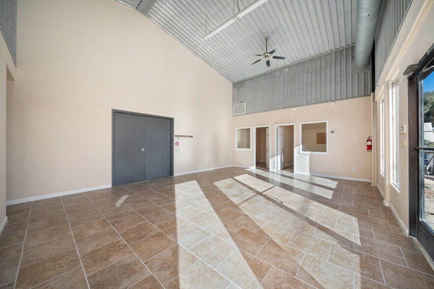 More Photos Of 741 Paso Robles St, Paso Robles Warehouse For Lease