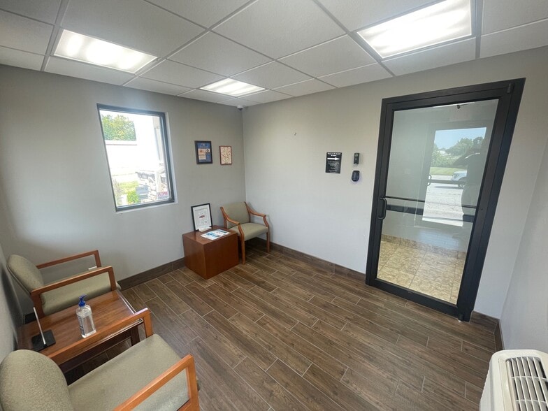 More Photos Of 10105 Hedden Rd, Evansville Warehouse For Sale