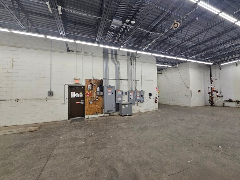 More Photos Of 15977-15981 State Route 170, Calcutta Freestanding For Lease