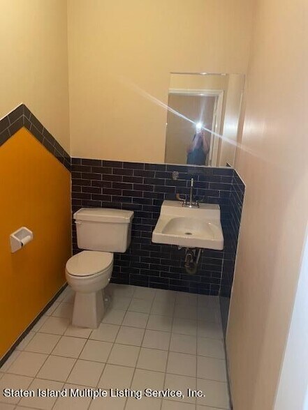 More Photos Of 2110 Clove Rd, Staten Island Storefront Retail Office For Sale