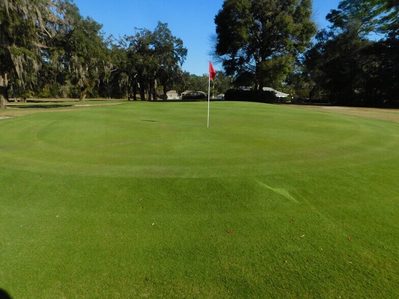 Primary Photo Of 20650 SW 80th Place Rd, Dunnellon Golf Course Driving Range For Sale