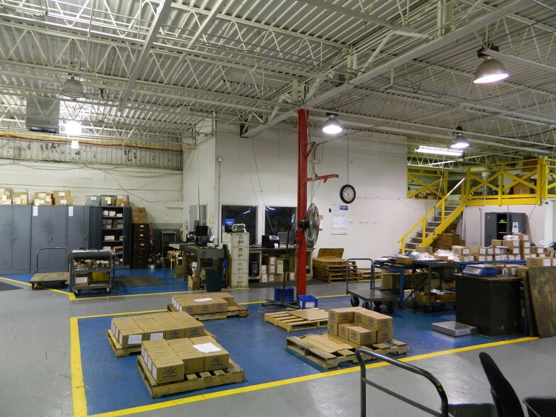More Photos Of 9910 Airport Dr, Fort Wayne Manufacturing For Sale