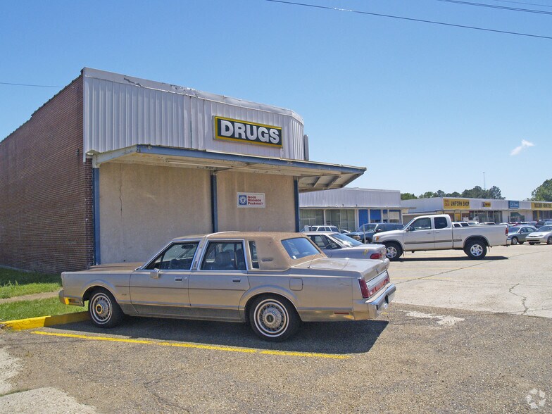 More Photos Of 1700 Terry Rd, Jackson General Retail For Sale