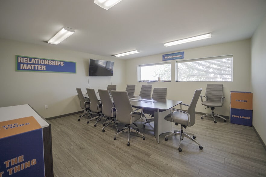 More Photos Of 808 Bob White Rd, Victoria Warehouse For Sale