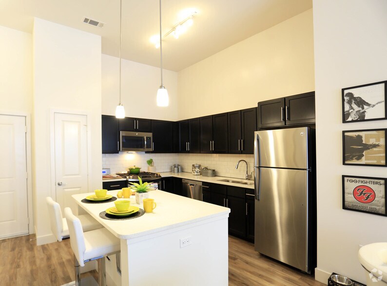 More Photos Of 515 West Ave, Norwalk Unknown For Lease