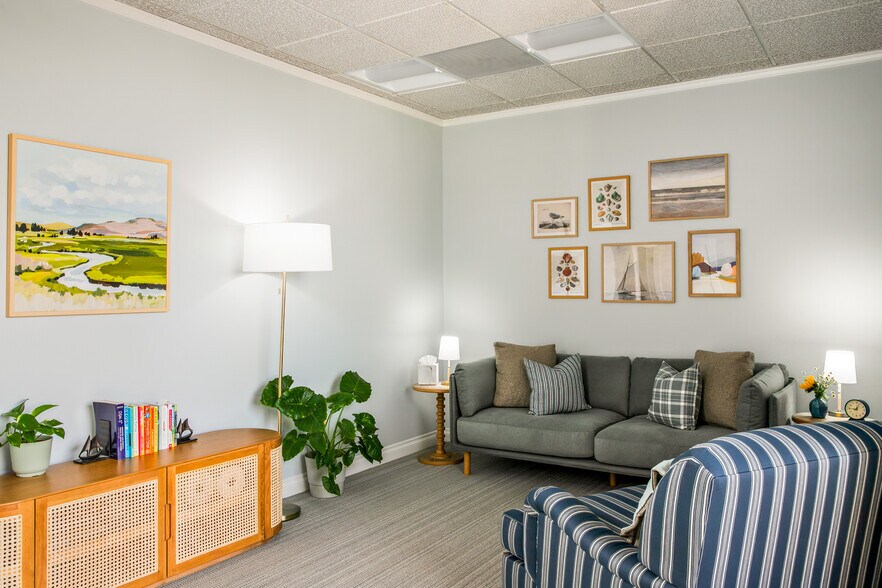 More Photos Of 7855 Ivanhoe Ave, La Jolla Office For Lease