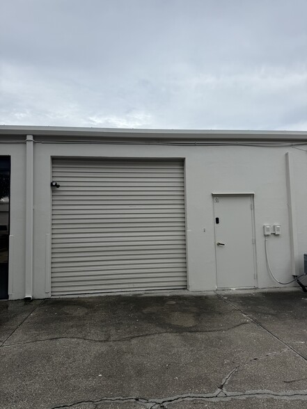 More Photos Of 1748 Independence Blvd, Sarasota Light Manufacturing For Lease