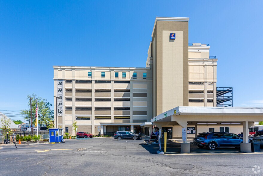 More Photos Of 98 Frelinghuysen Ave, Newark Hotel For Lease