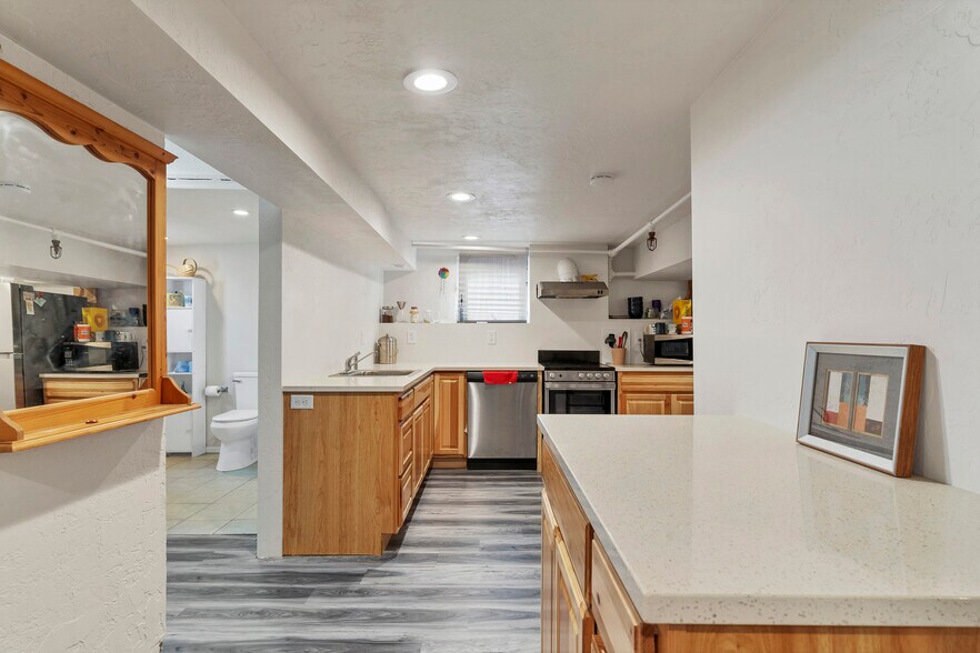 More Photos Of 1705 Commercial St SE, Salem Office Residential For Sale