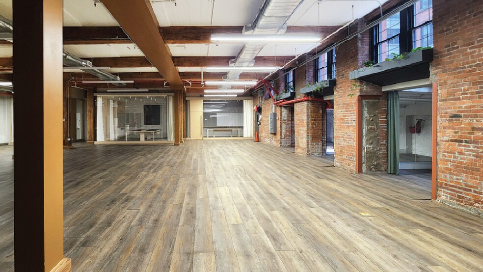 More Photos Of 31 Washington St, Brooklyn Office Residential For Lease