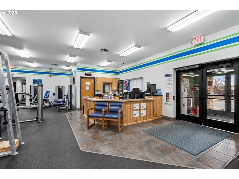More Photos Of 2519 Cove Ave, La Grande Healthcare For Sale