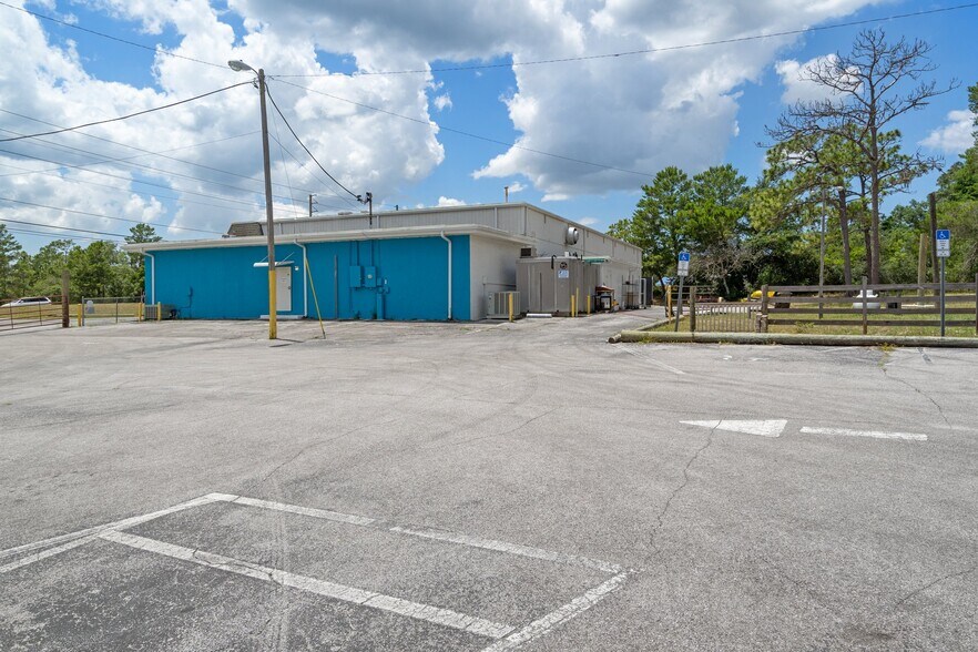 More Photos Of 299 E Gulf To Lake Hwy, Lecanto Storefront For Sale