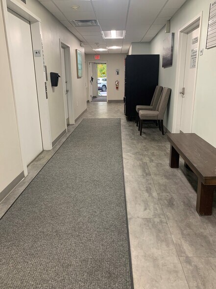 More Photos Of 300 Toll Gate Rd, Warwick Medical For Lease