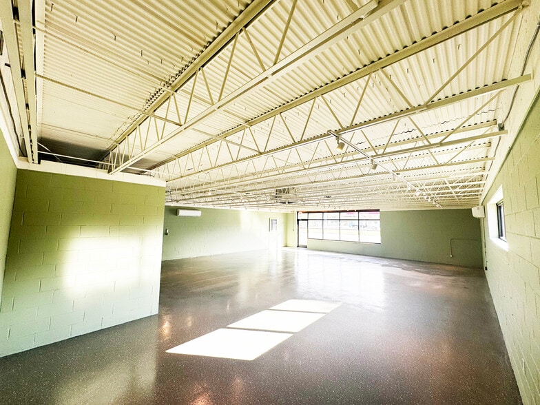 More Photos Of 411 W Main St, Gray Court Post Office For Lease