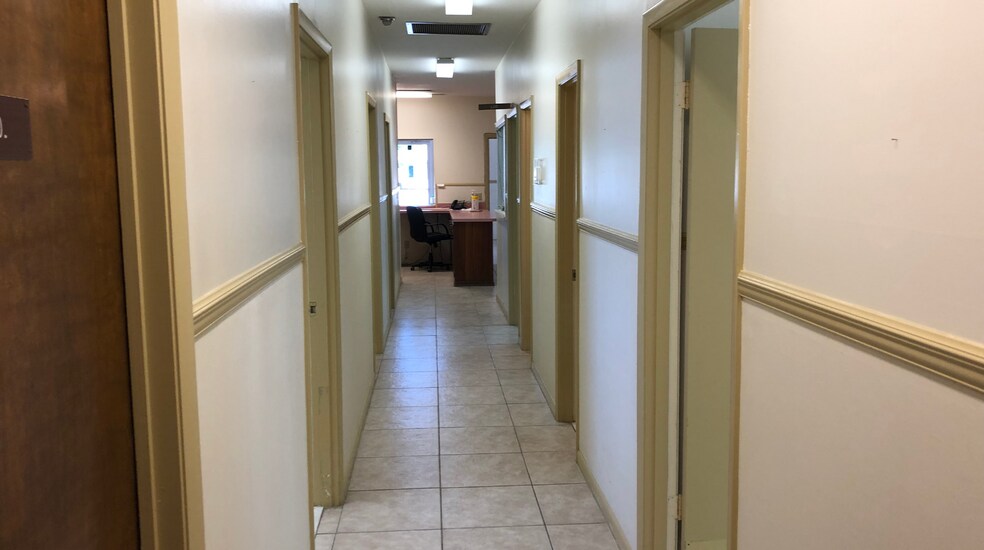 More Photos Of 4306 University Blvd S, Jacksonville Medical For Sale