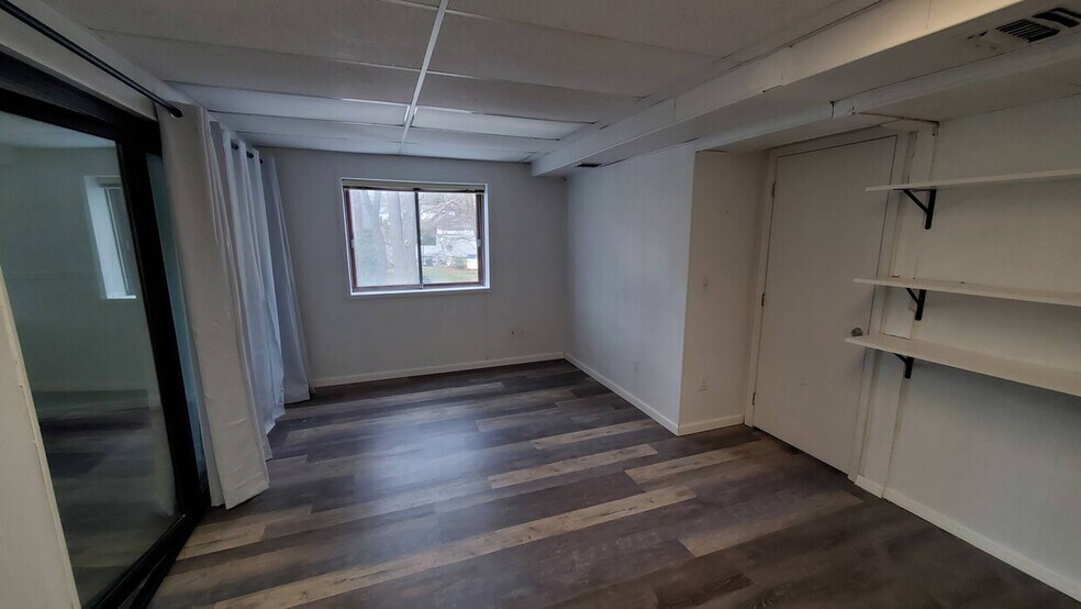 More Photos Of 103 Fort Salonga Rd, Northport Office For Sale