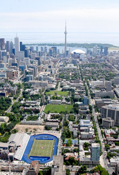 More Photos Of 386 Huron St, Toronto Storefront Retail Office For Lease