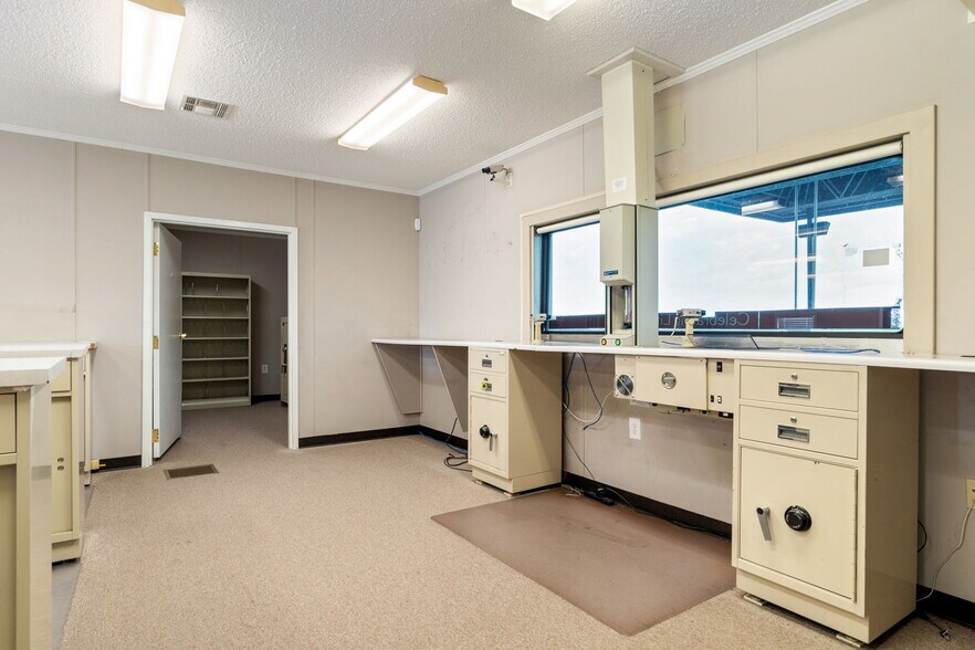 More Photos Of 5674 AL Highway 68, Collinsville Bank For Sale