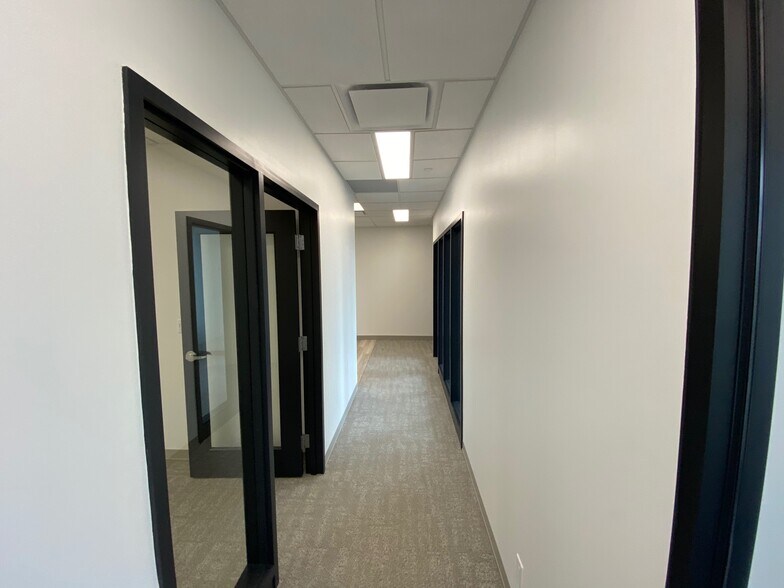 More Photos Of 5423 61 Av SE, Calgary Warehouse For Sale