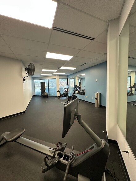 More Photos Of 2809 S Lynnhaven Rd, Virginia Beach Office For Sale