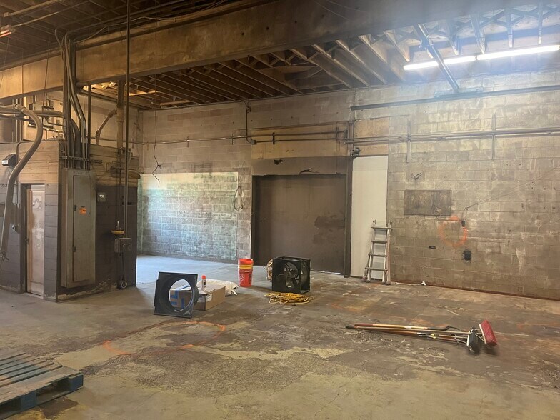 More Photos Of 1012 N 9th Ave, Walla Walla Manufacturing For Sale
