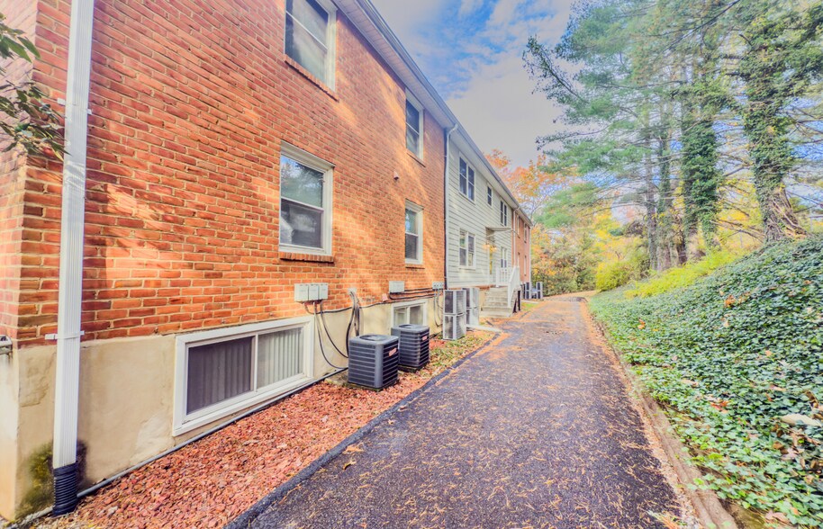 More Photos Of 4622 Grandin Rd, Roanoke Apartments For Sale