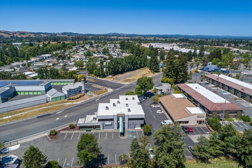 More Photos Of 6640 Redwood Dr, Rohnert Park Office For Sale