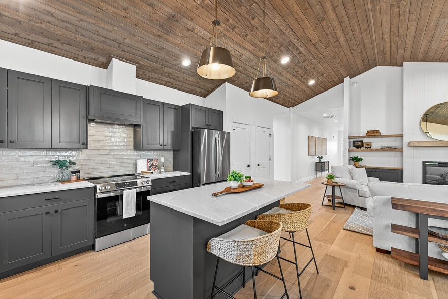 More Photos Of 101, 103, 105 Bighorn Court, Mccall Specialty For Sale