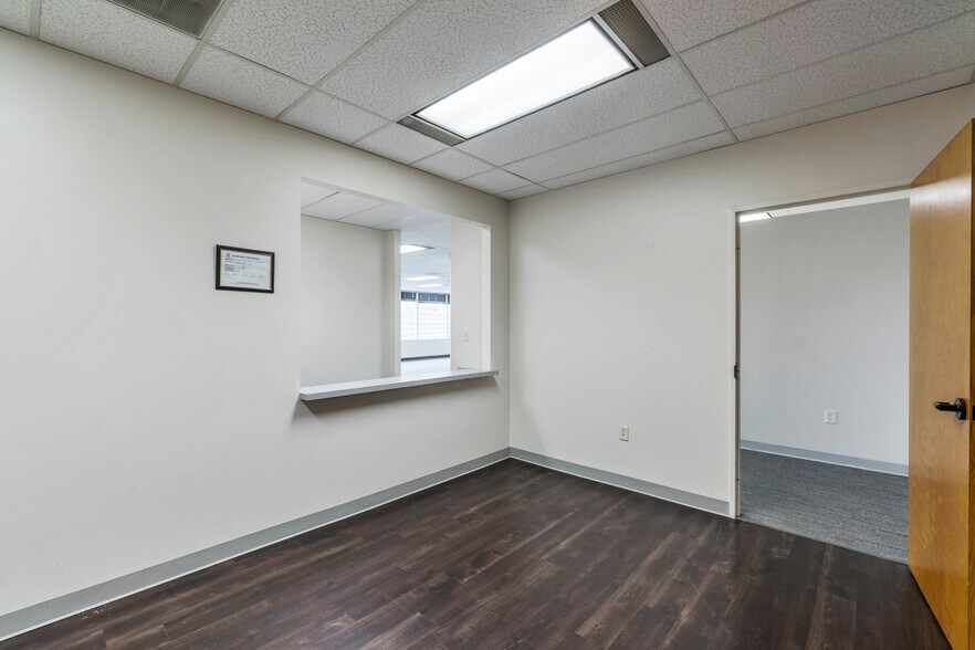 More Photos Of 7515 Greenville Ave, Dallas Medical For Lease