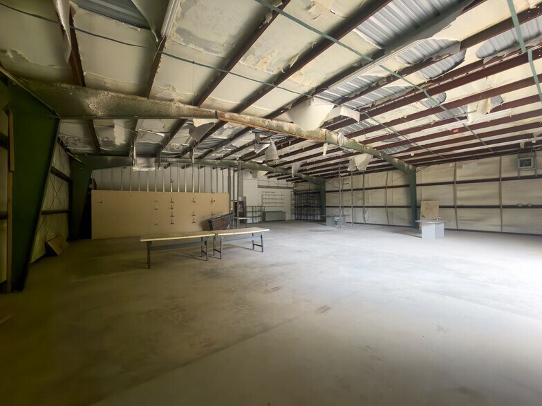 More Photos Of 3200 Fairfield Dr, Pensacola Office For Sale