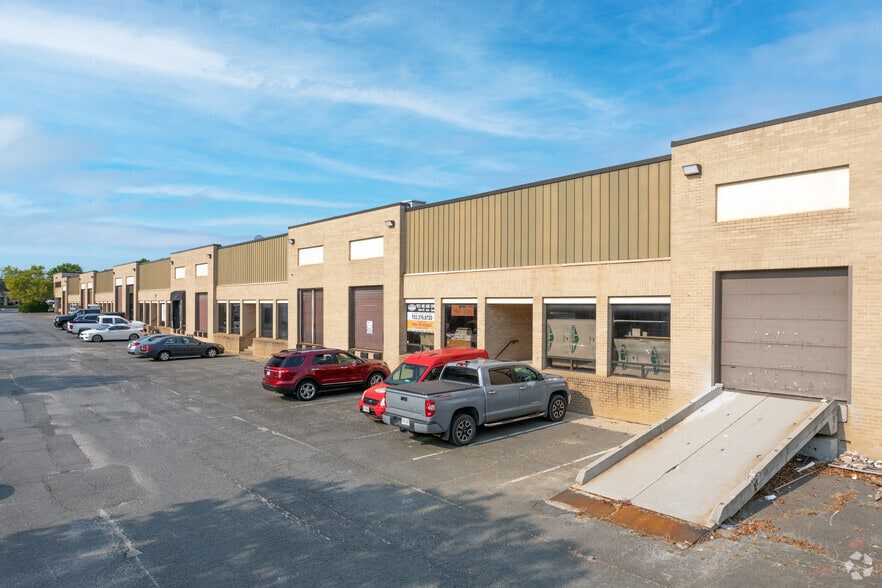 More Photos Of 14088 Sullyfield Cir, Chantilly Flex For Lease