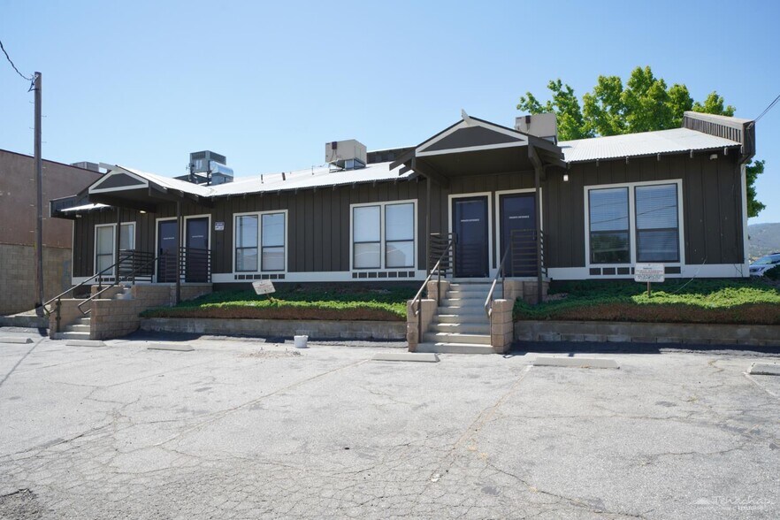 More Photos Of 20031 W Valley Blvd, Tehachapi Office For Sale