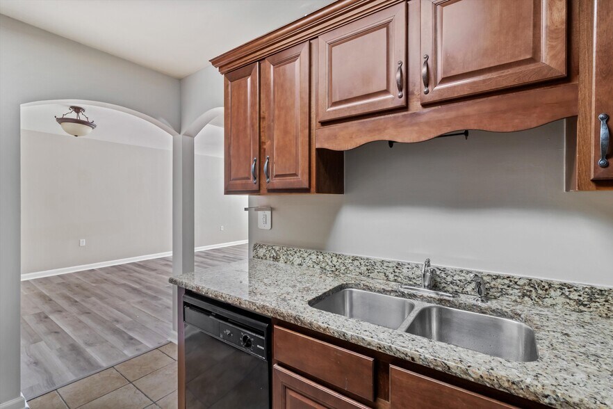 More Photos Of , Memphis Multifamily For Sale