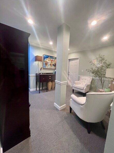 More Photos Of 1500 Richland St, Columbia Office For Lease