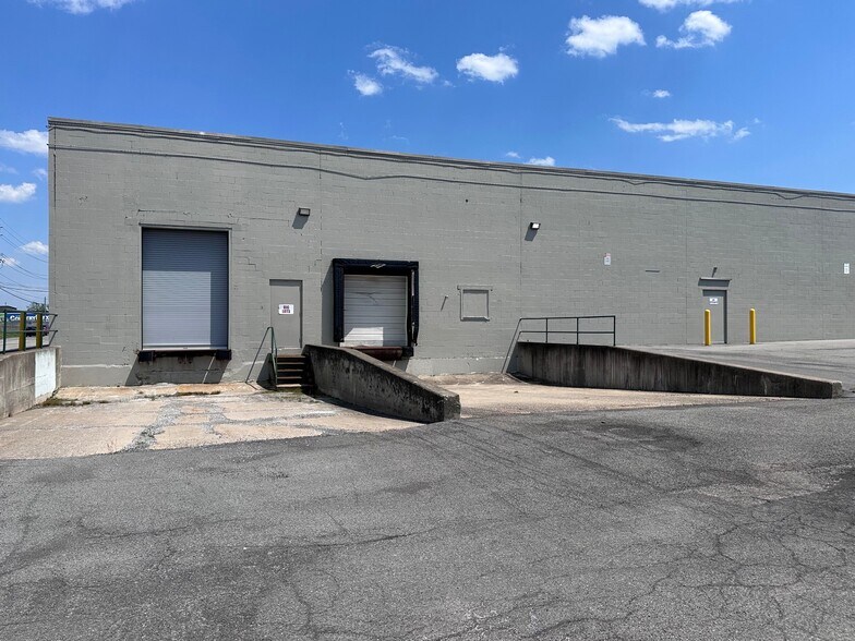 More Photos Of 1100 Jefferson Rd, Rochester Unknown For Lease