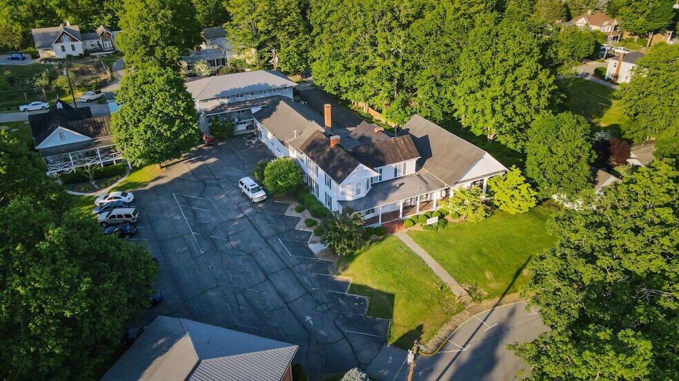 More Photos Of 304 Courtney Dr, Lewisburg Apartments For Sale