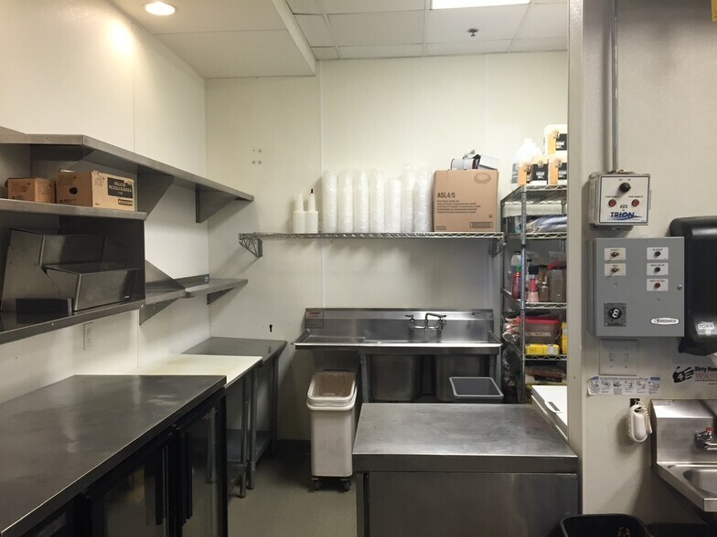 More Photos Of 10060 City Walk Dr, Woodbury General Retail For Lease